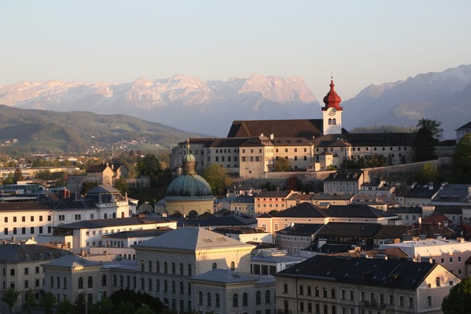 2h Sound of Music City Sights - Private Tour