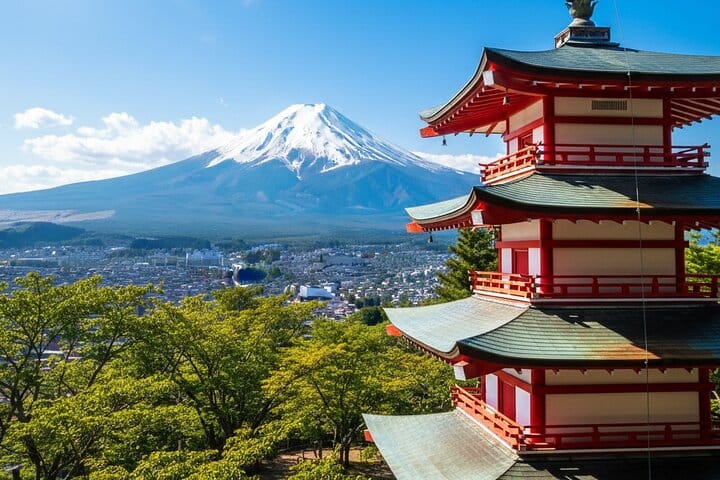 Tokyo 10-Hour Arakurayama, Oishi Park & Lake Yamanaka Group Tour