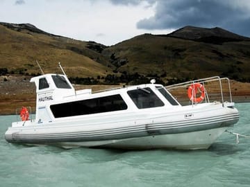 Navigation in Argentino Lake