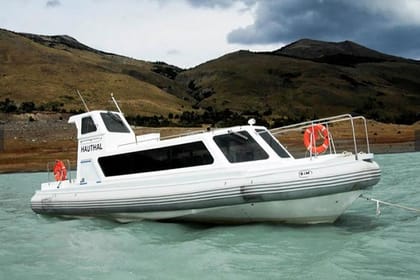 Pioneros Navigation and Trekking Tour from El Calafate