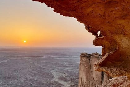 3-Day Tour: Edge of the World, City tour and Red Sand from Riyadh