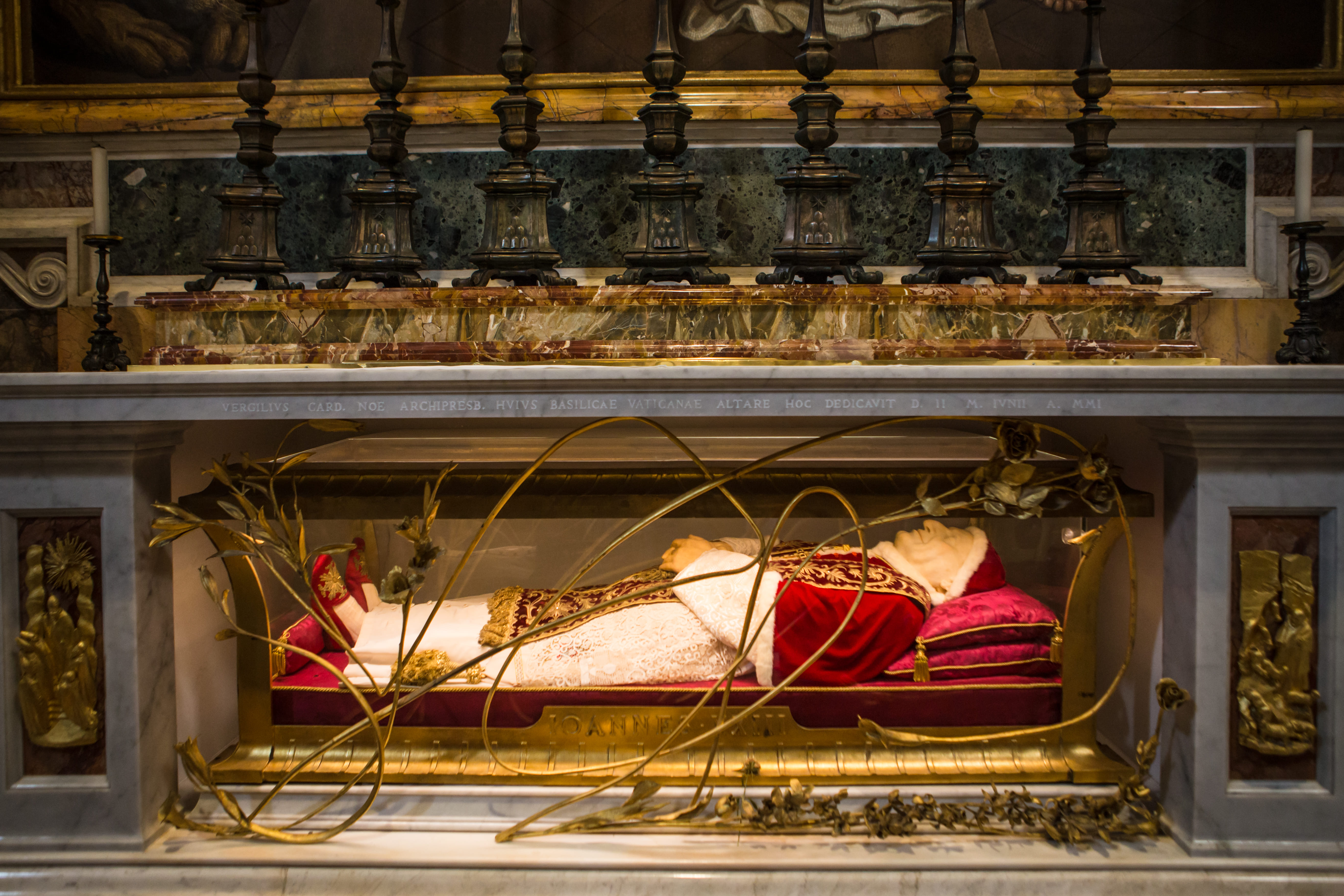 VIP Skip The Line St.Peters Basilica & Papal Tombs Tour with Dome