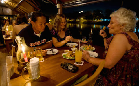 Dinner Cruise with Traditional Thai Cuisine on the Ping River