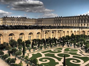 Versailles and Marie Antoinette's Estate Day Trip from Paris