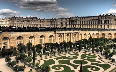 Versailles and Marie Antoinette's Estate Day Trip from Paris