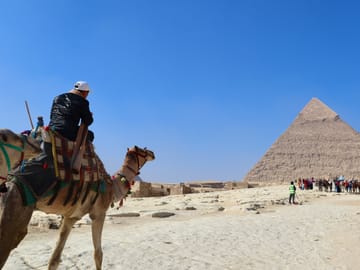 Giza Pyramid Complex Tour: Explore Khafre and Menkaure Pyramids