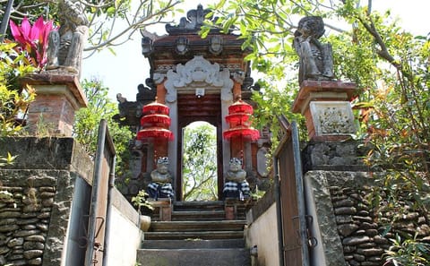 Bali Cooking Class and Temple Visit in Kuta and Tampaksiring