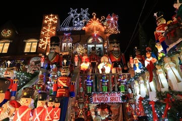 Explore New York City Contrasts and Dyker Heights Lights Tour
