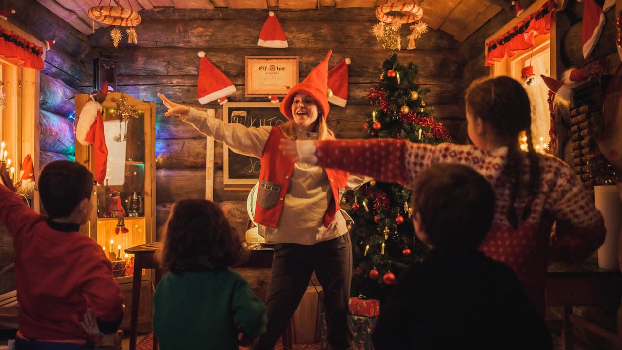 Elf Hat Academy in Santas Village 2