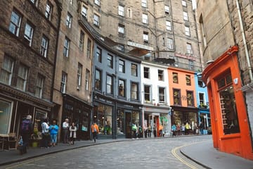 Edinburgh City Highlights Tour with Castle Visit