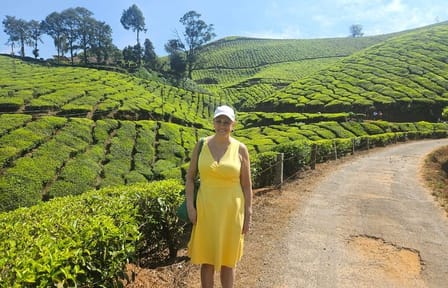 Backwater, Tea Estate, and Temple Tour in Kerala