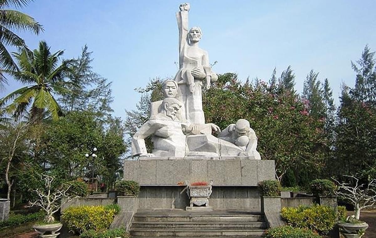 Da Nang: Full-day My Lai Massacre Memory Tour