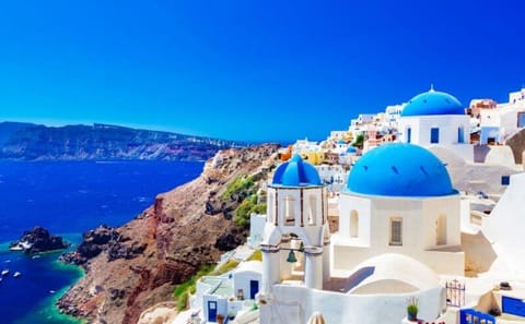 Golden Hour Photography Tour in Santorini, Greece