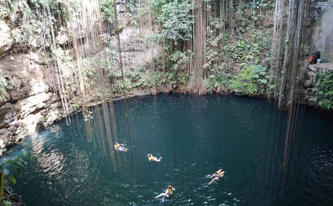 Private Tour to Chichen Itza and Valladolid with Cenote Ik Kil and Lunch