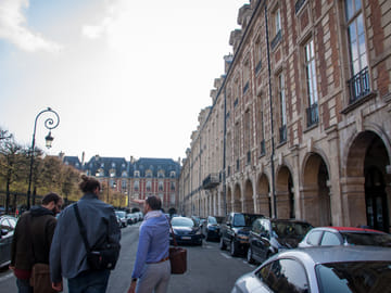Le Marais Pastry and Chocolate Tasting Tour in Paris