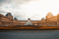 Louvre With Hotel Pick up And Seine Cruise Tickets  8