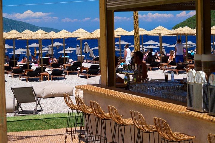 Beach bar in Antisamos Beach