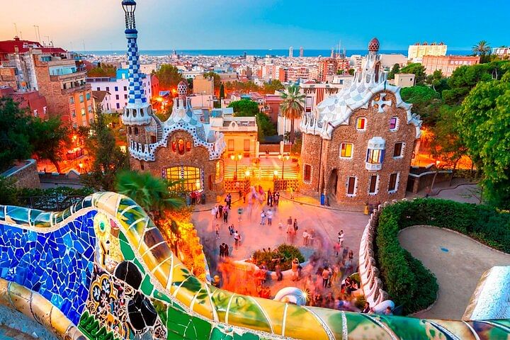 Personalized Full-Day Private Tour of Barcelona’s Iconic Attractions