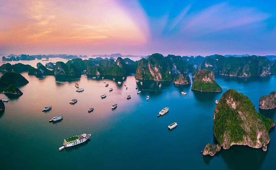 Halong Overnight Cruises 2 Days 1 Night Tour from Hanoi