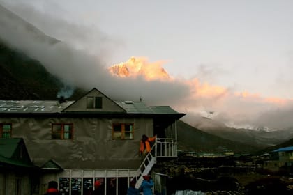 Everest Dingboche Trek – 12 days