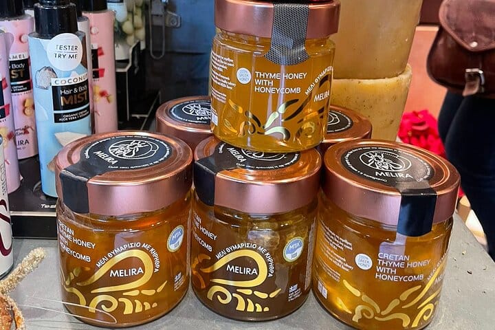 Different tastes of local honey