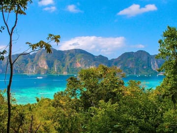 Private Transfer: Van Charter incl Airport Pick Up or Drop Off