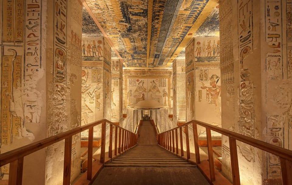 Luxor East and West Banks Archaeological Tour with Guide