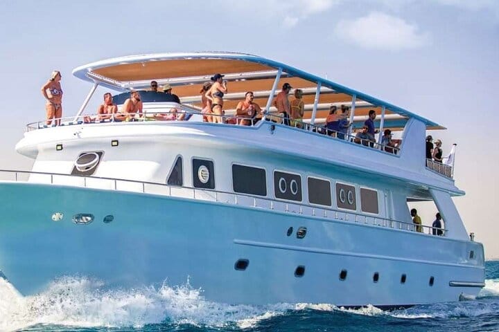 Ras Mohammed & White Island VIP Cruise with Seafood Lunch