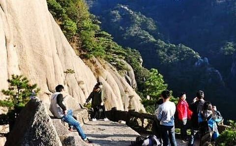 Private Huangshan Sunrise Photography Tour