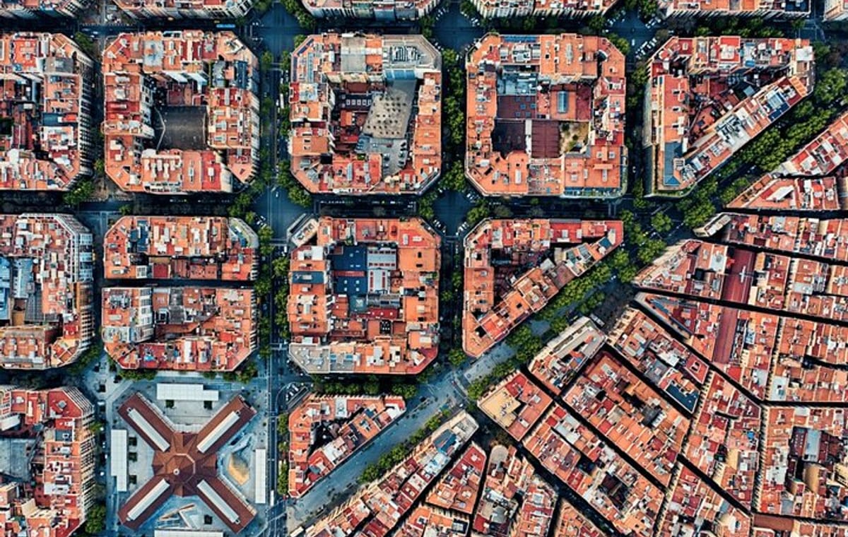 Barcelona Urban Planning Tour – Towards a Sustainable Smart City