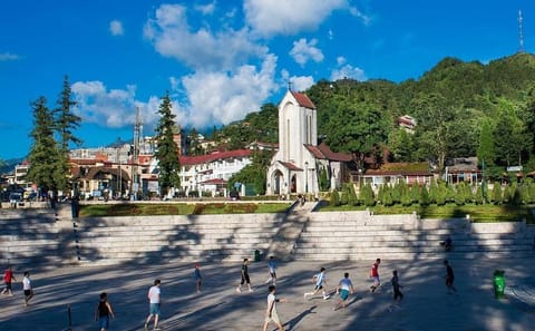 Sapa 2-Day Cultural Tour from Hanoi with Bus Transfer