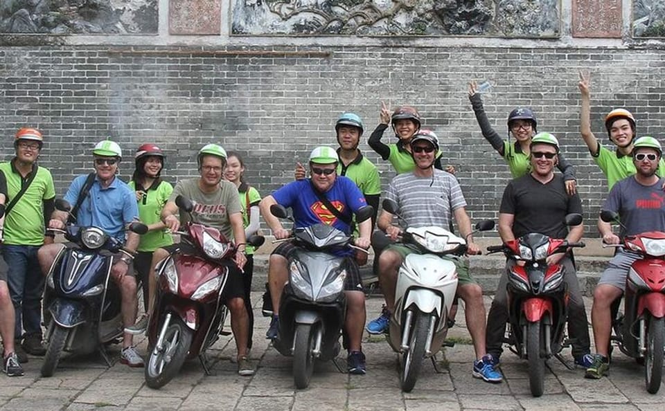 Ho Chi Minh City street food and city tour by motorbike