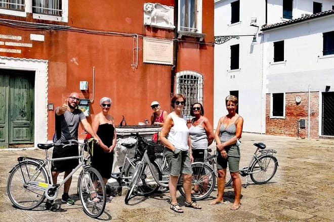 Lido Bike Tour: with a Local on the Island of Cinema 10