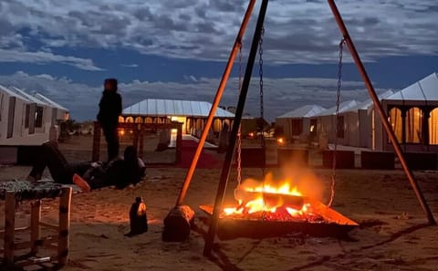 Luxury Camping Adventure with Camel and Jeep in Merzouga