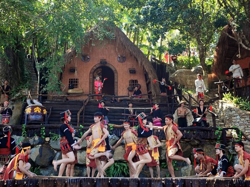 Sanya: Binlang Li & Miao Ethnic Village Cultural Day Tour with Lunch