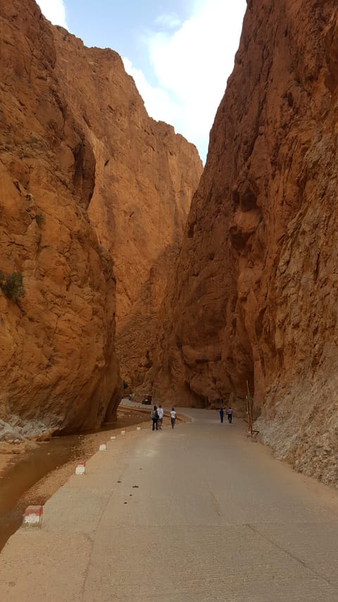 MARRAKECH SAHARA AND GORGES 4 DAYS  4