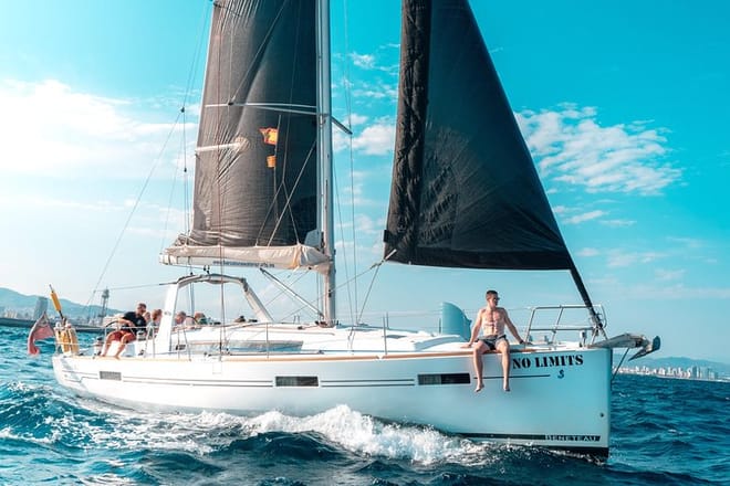 Exclusive 3 hour Sailing Trip with Tapas & Drinks 7