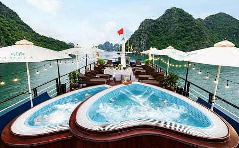 1 Day Pamela 5 Star Luxury Cruise From Halong Bay, Jacuzzi Pool