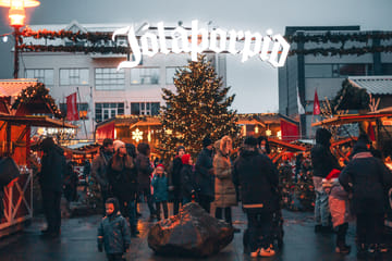 Icelandic Christmas Advent Tour in Reykjavík and Hafnarfjörður