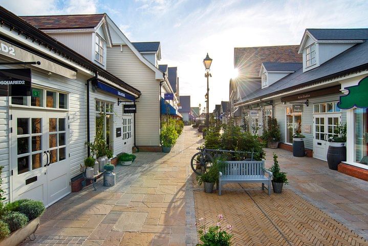 Bicester Village Shopping Outlet Private Tour from London 