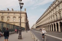 Paris Small Group Tour with Beauvais–Tillé Airport Transfer 8