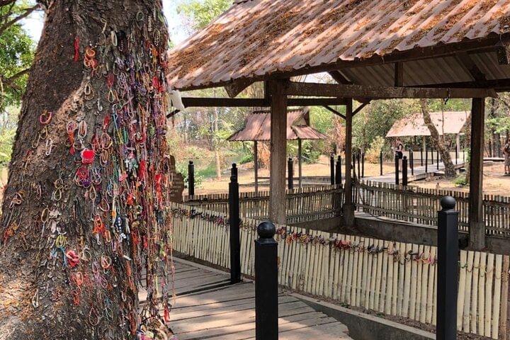 enjoying a Phnom Penh sightseeing tour including cultural and historical landmarks