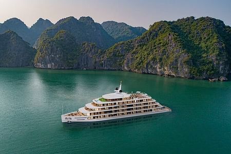 Catherine Cruise: Luxury Getaway in Ha Long Bay with Unforgettable Experiences