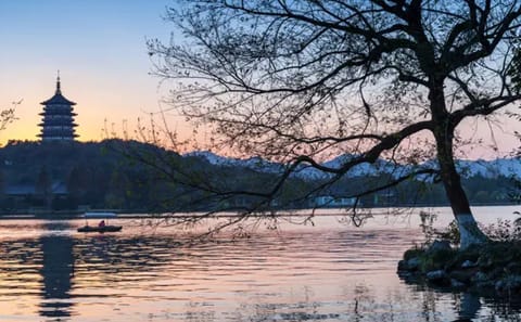 4-Day Cultural Tour of Shanghai, Hangzhou, and Nanxun