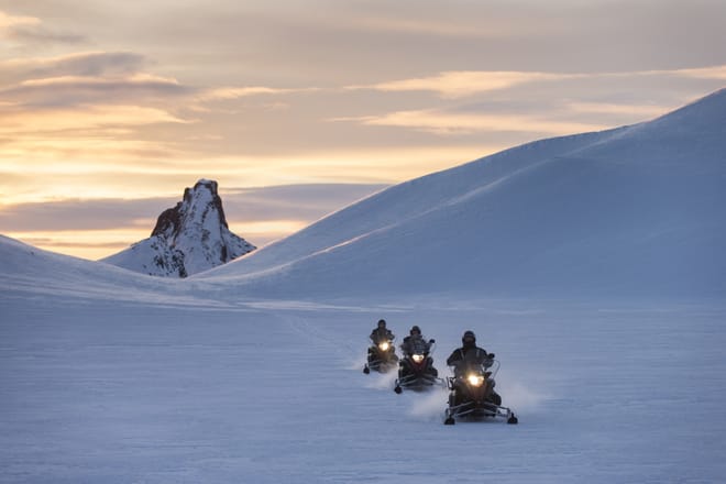  Pearl Tour - Golden Circle Super Jeep Tour & Snowmobiling 7