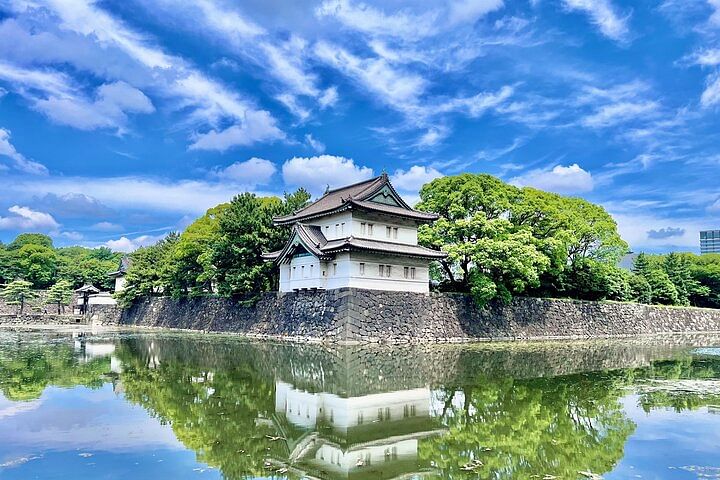 Tokyo Private Tour of the Imperial Palace East Gardens