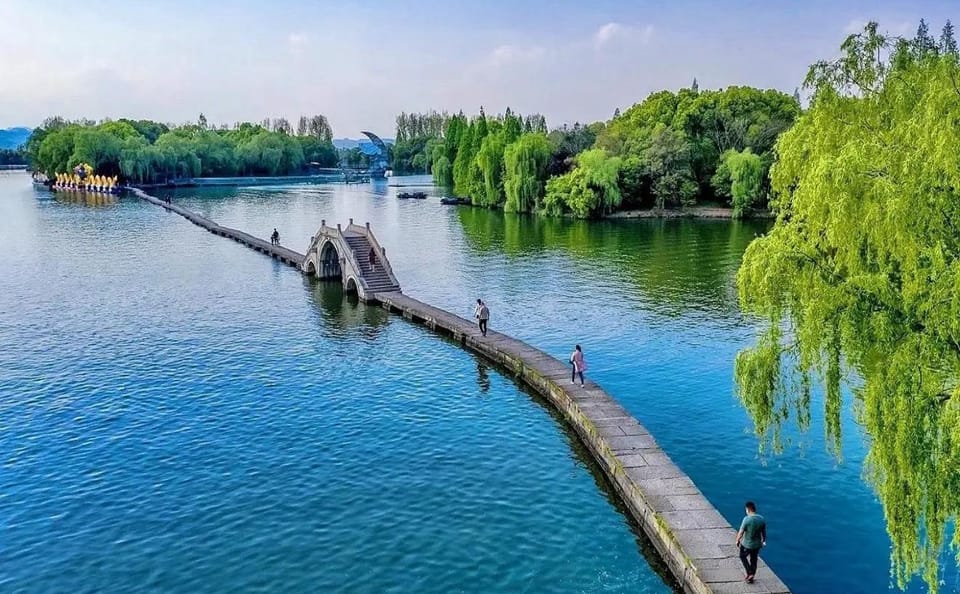 Shaoxing Scenery Tour with Wine Tasting and Boat Ride