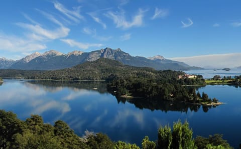 Private Sightseeing Tour of San Carlos de Bariloche with Lunch