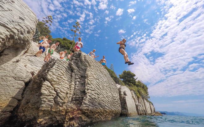 Deep Water Soloing and Cliff Jumping Adventure Split photo 3