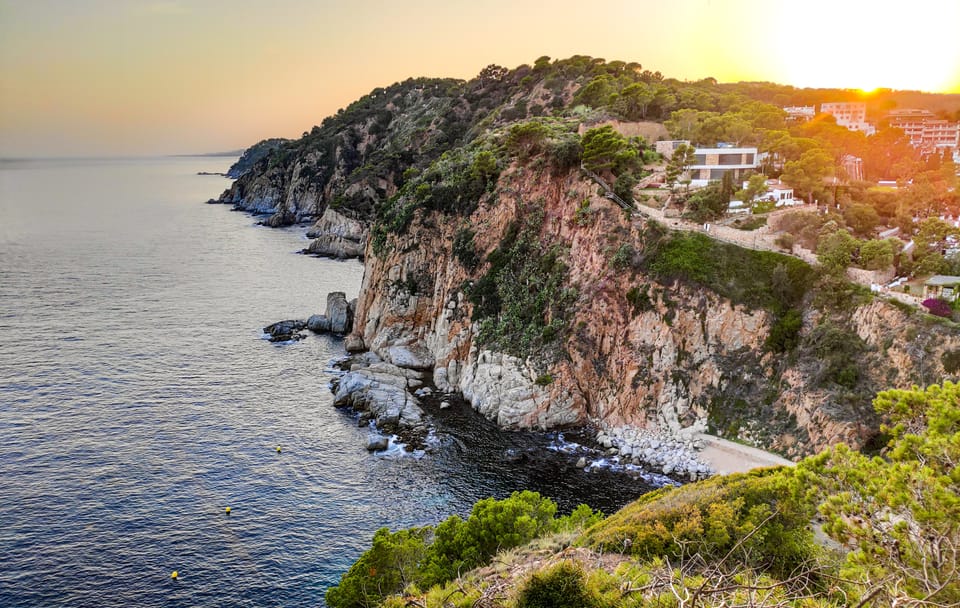Barcelona City Break: 6-Day Tour with Hop-On Hop-Off Access
